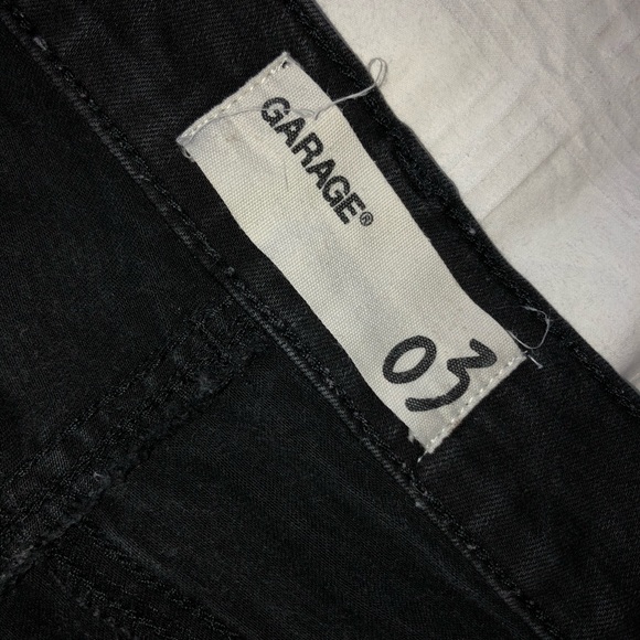 Black denim shorts from garage size 3 - Picture 3 of 4